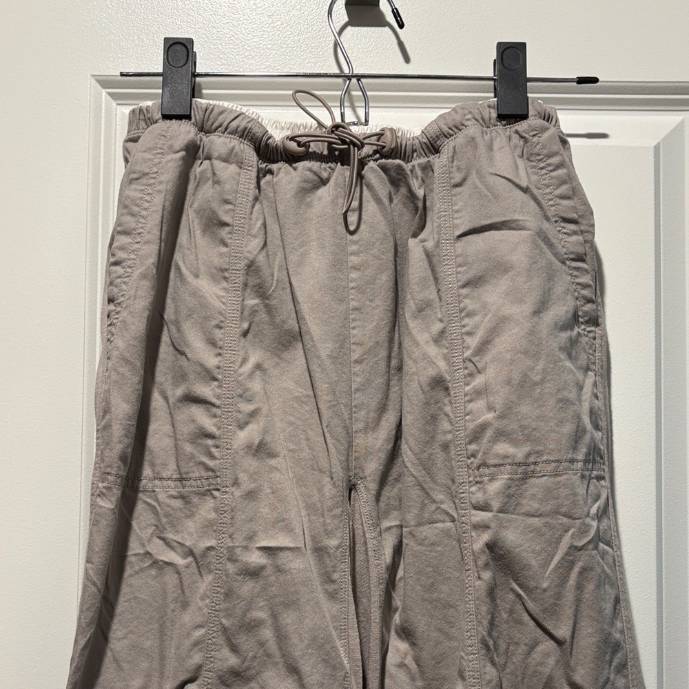 Women’s Casual Drawstring Pants in Taupe